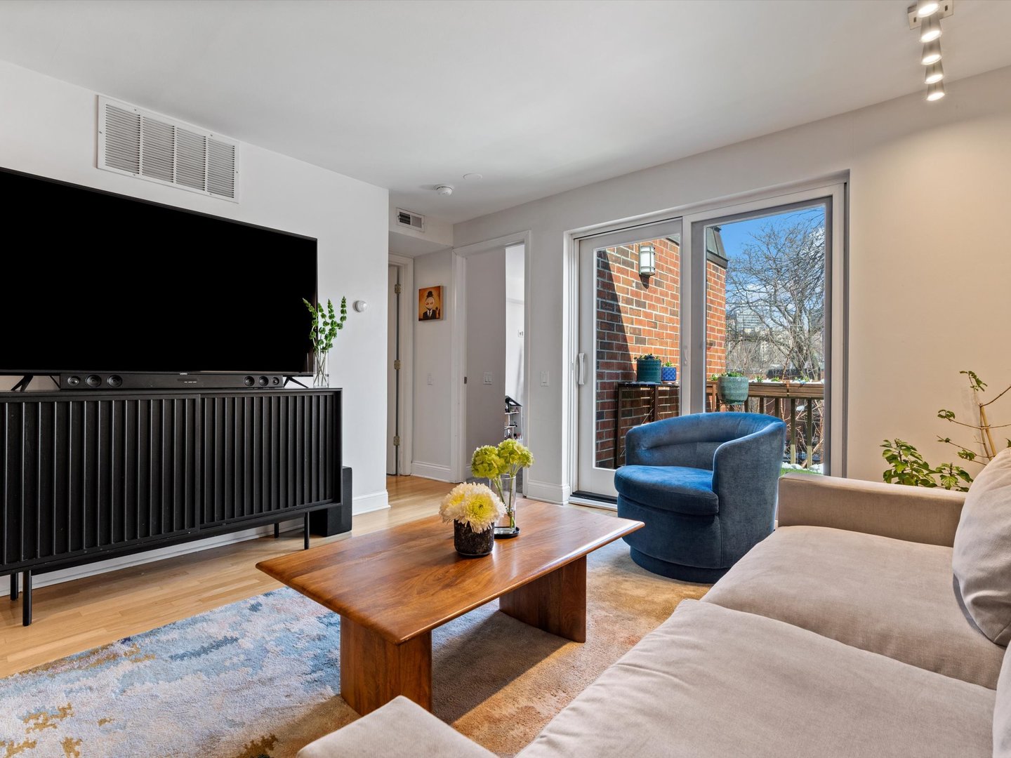 2140 N Lincoln Avenue Unit: 5306