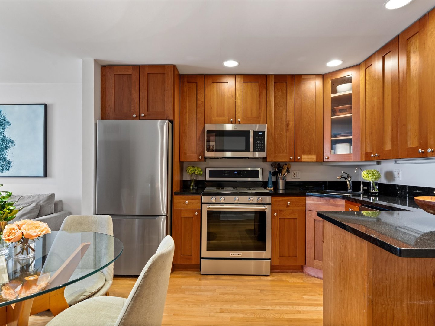 2140 N Lincoln Avenue Unit: 5306