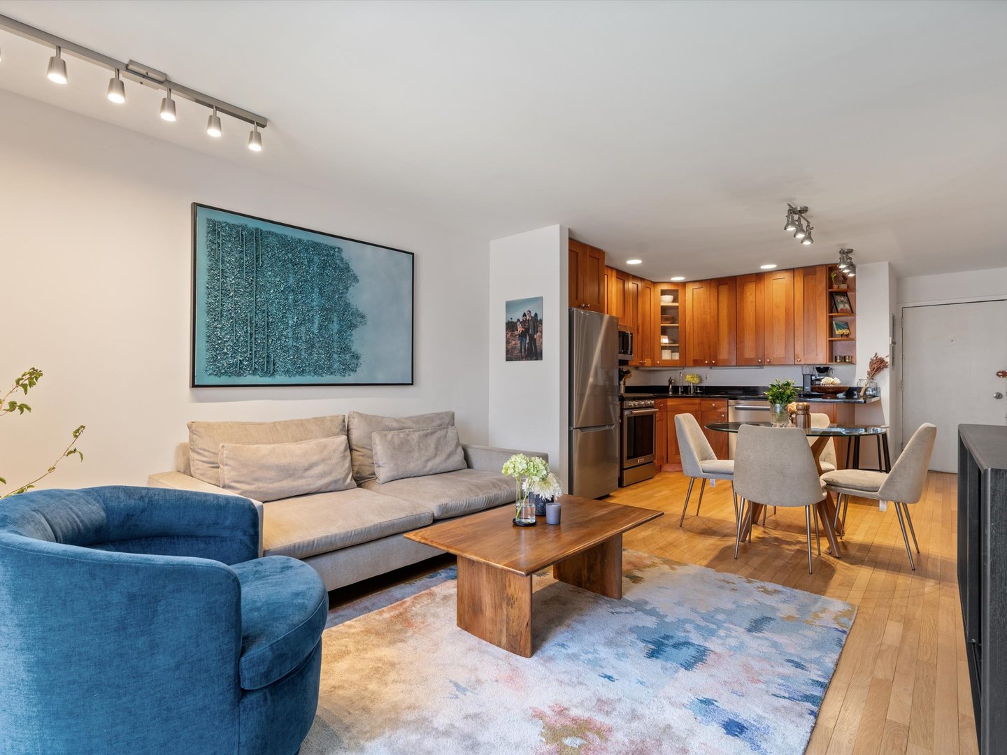 2140 N Lincoln Avenue Unit: 5306