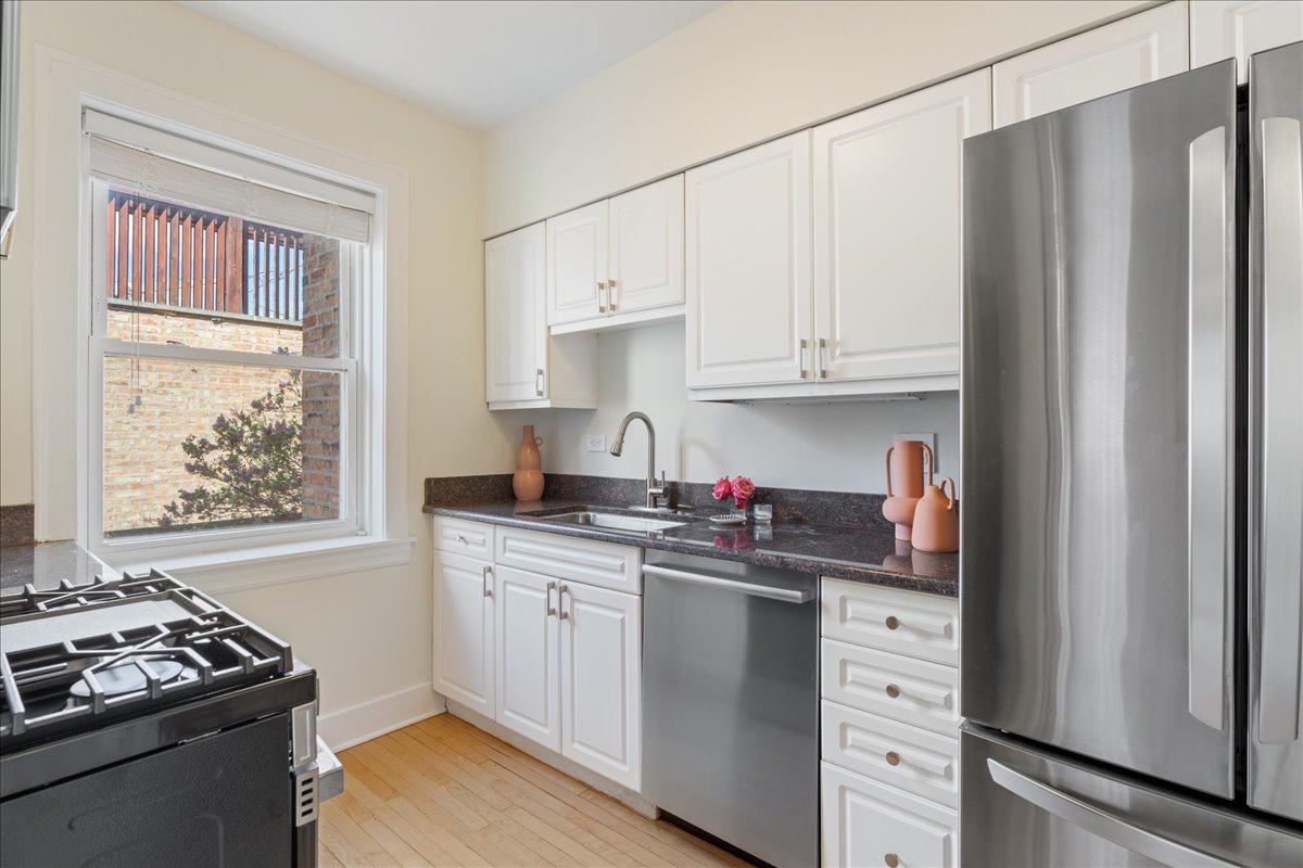 2248 W Melrose Street Unit: 1E