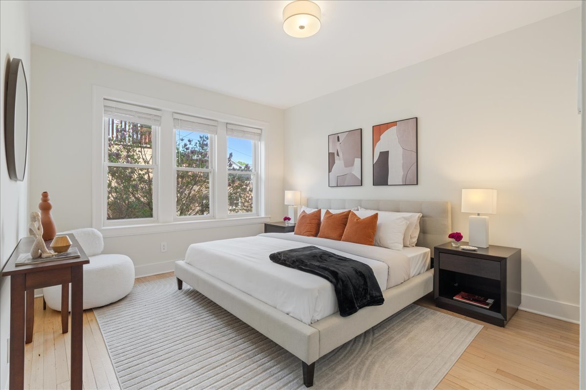 2248 W Melrose Street Unit: 1E