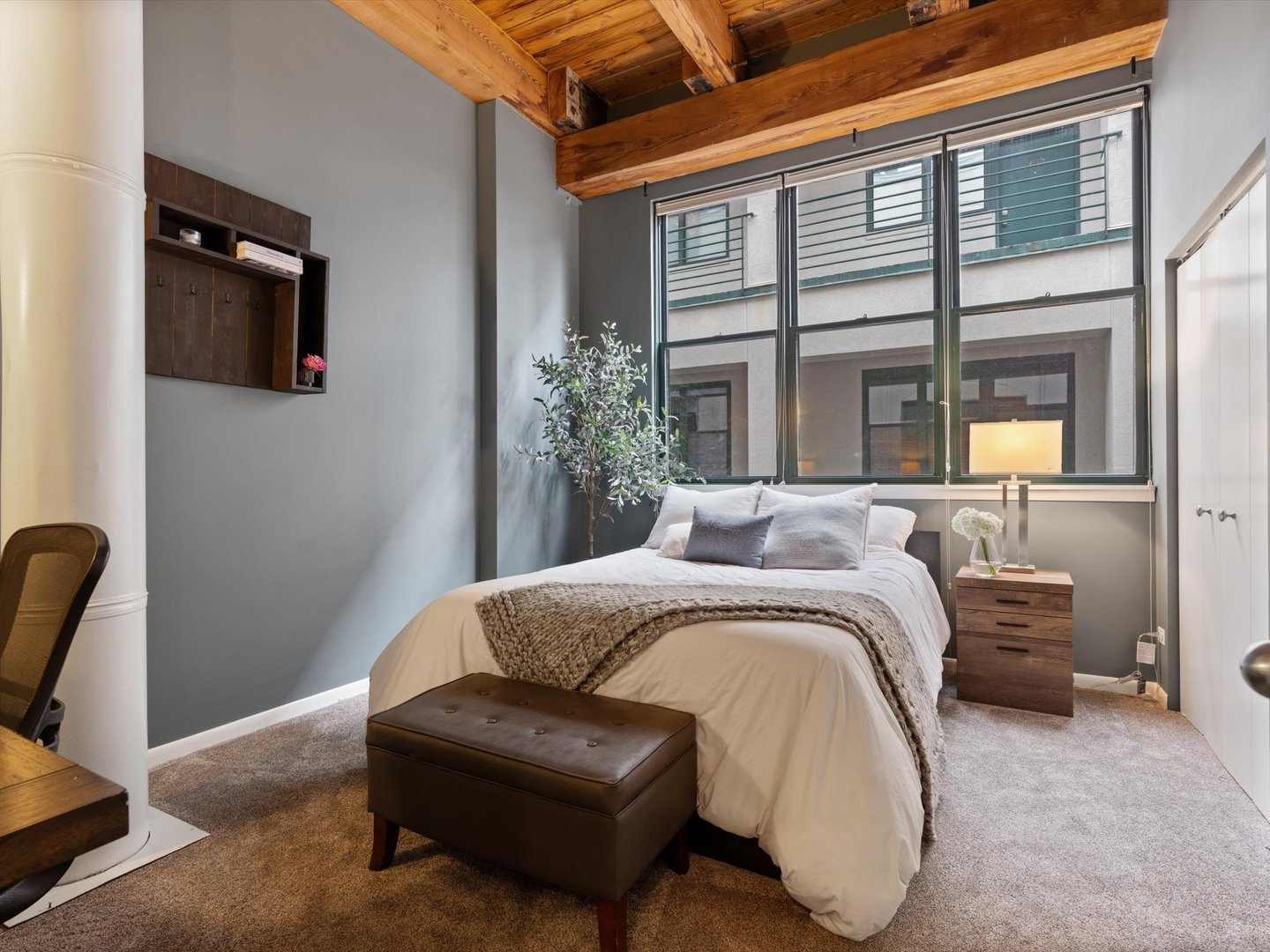 1737 N paulina Street Unit: 205