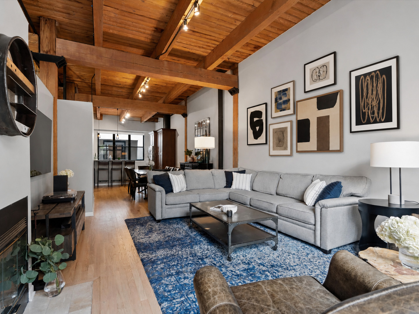 1737 N paulina Street Unit: 205