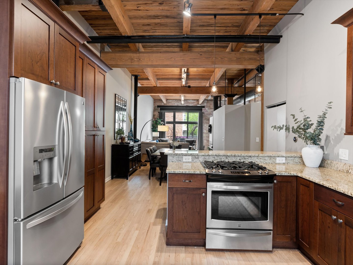 1737 N paulina Street Unit: 205