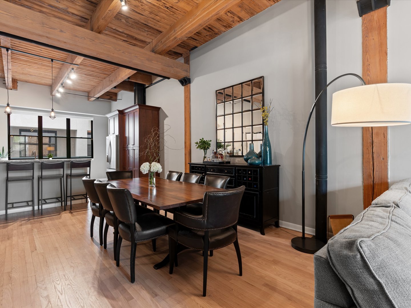 1737 N paulina Street Unit: 205