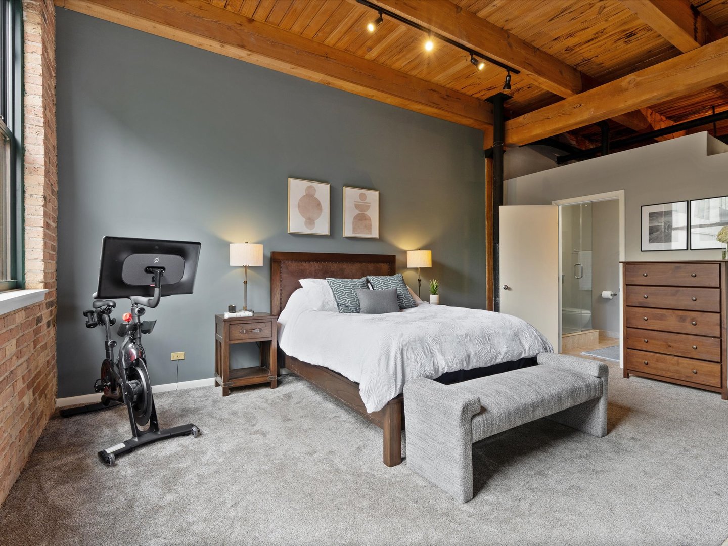 1737 N paulina Street Unit: 205
