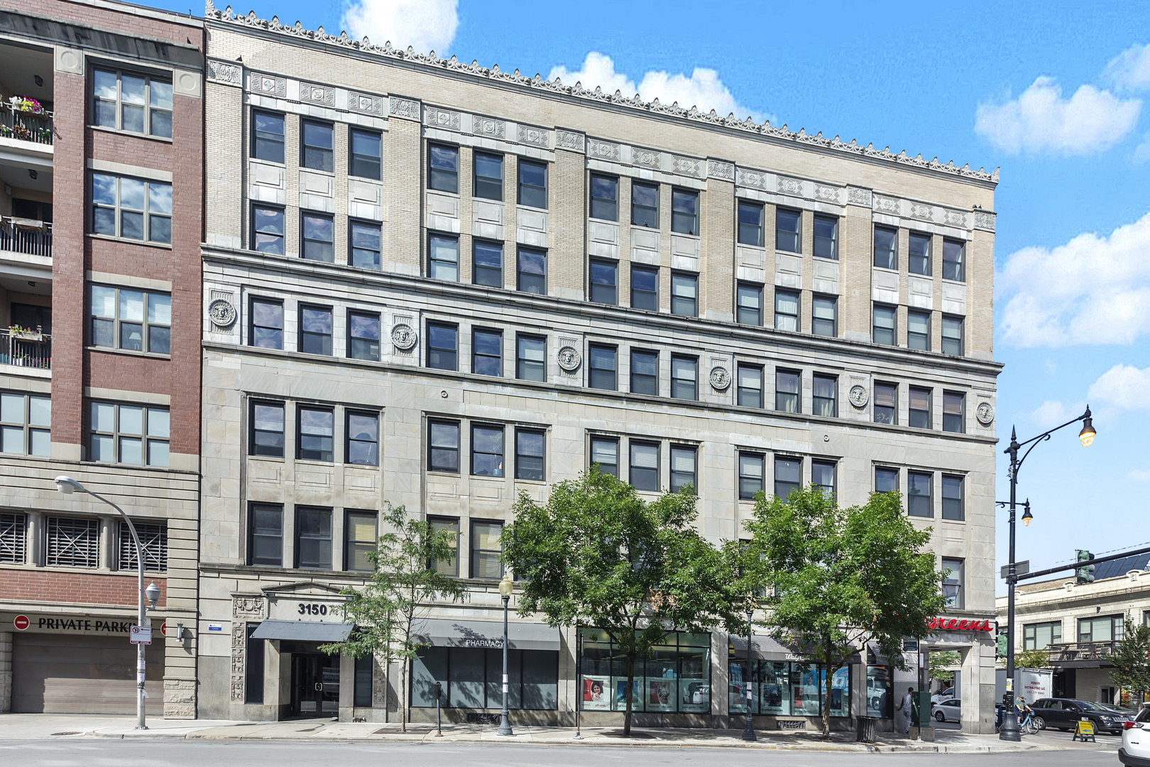 3150 N Sheffield Avenue Unit: 403
