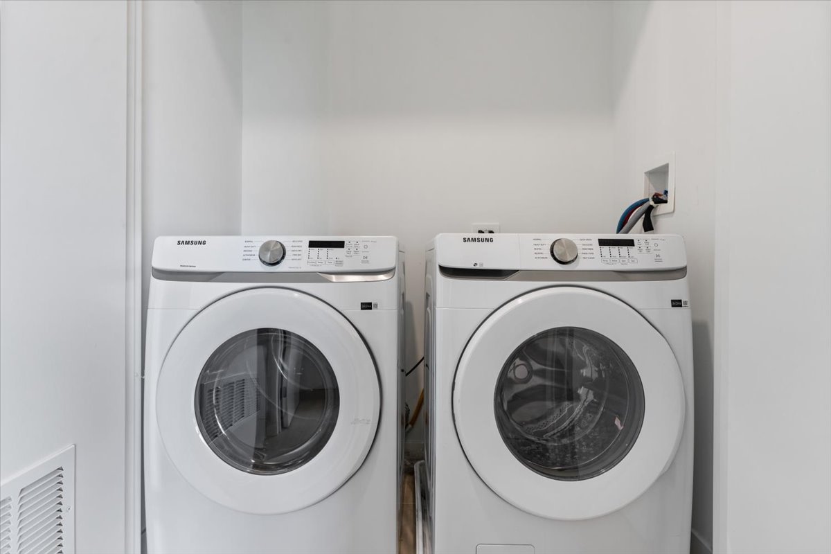 2024 W Irving Park Road Unit: 404