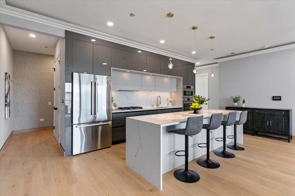 2024 W Irving Park Road Unit: 404