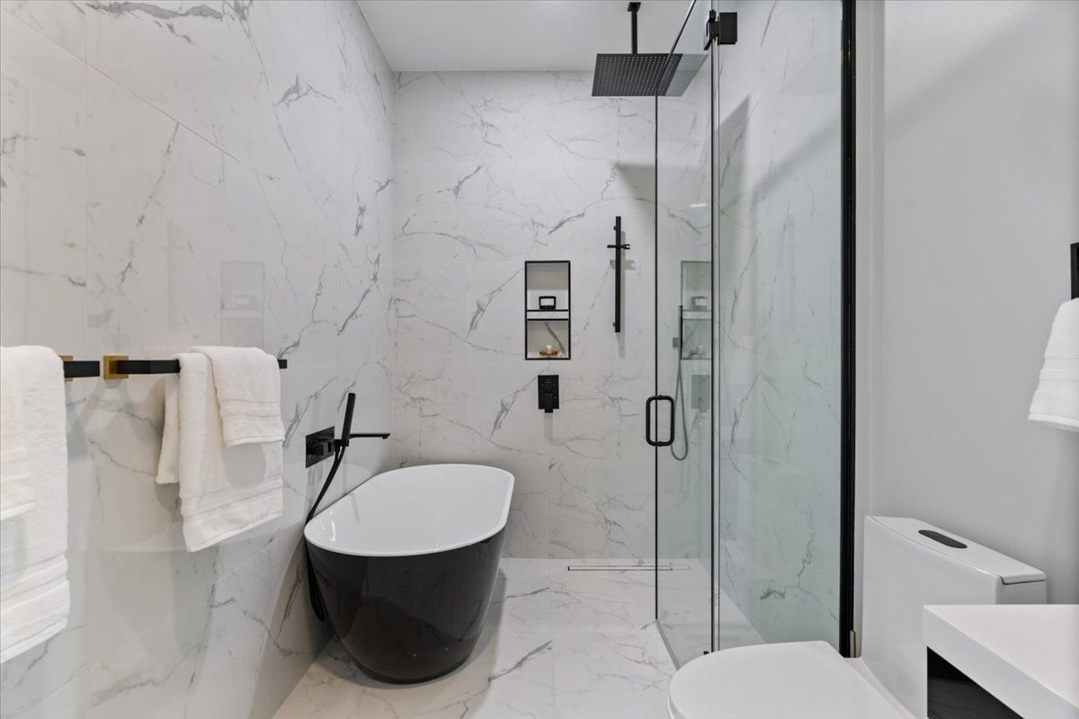 2024 W Irving Park Road Unit: 404