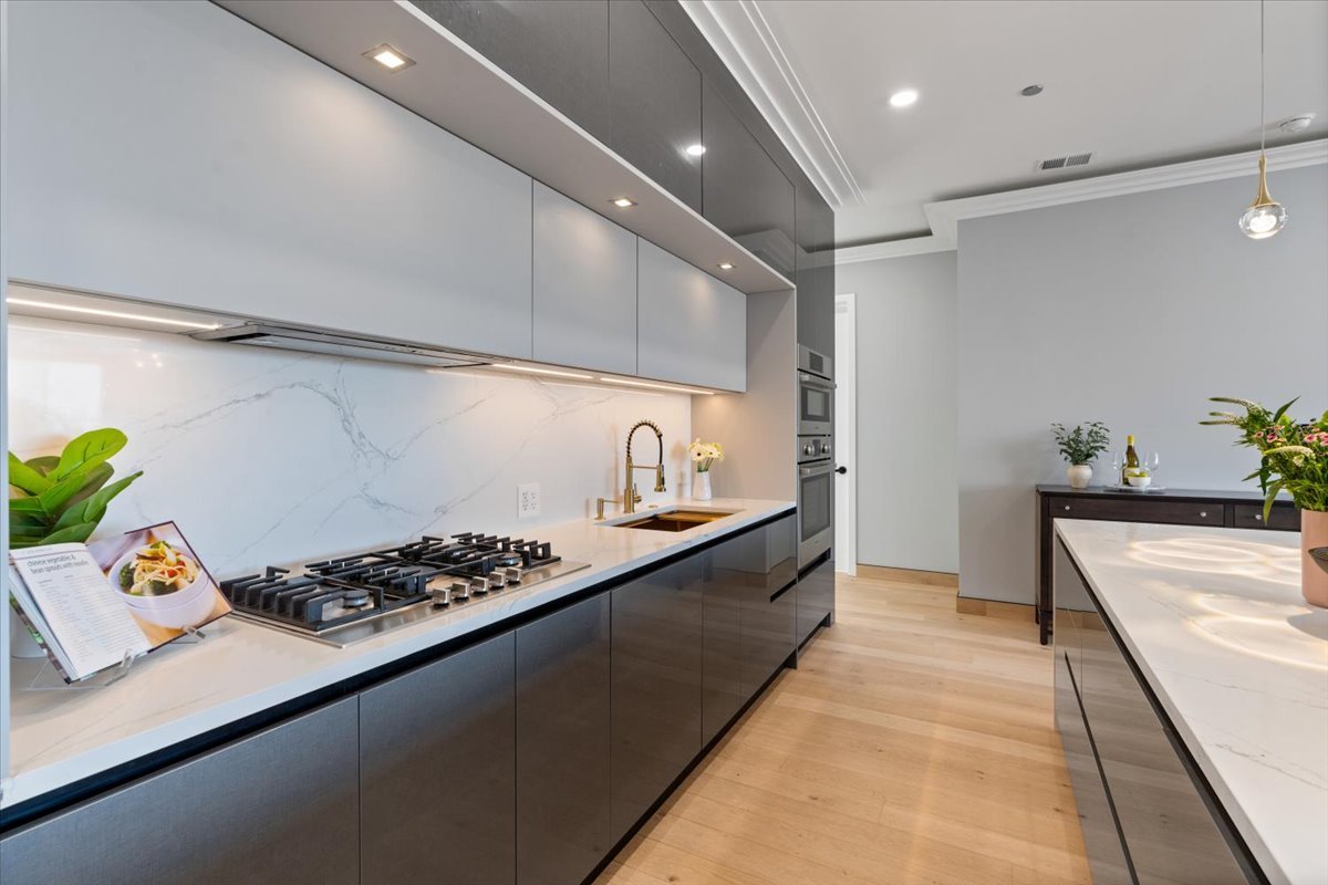 2024 W Irving Park Road Unit: 404