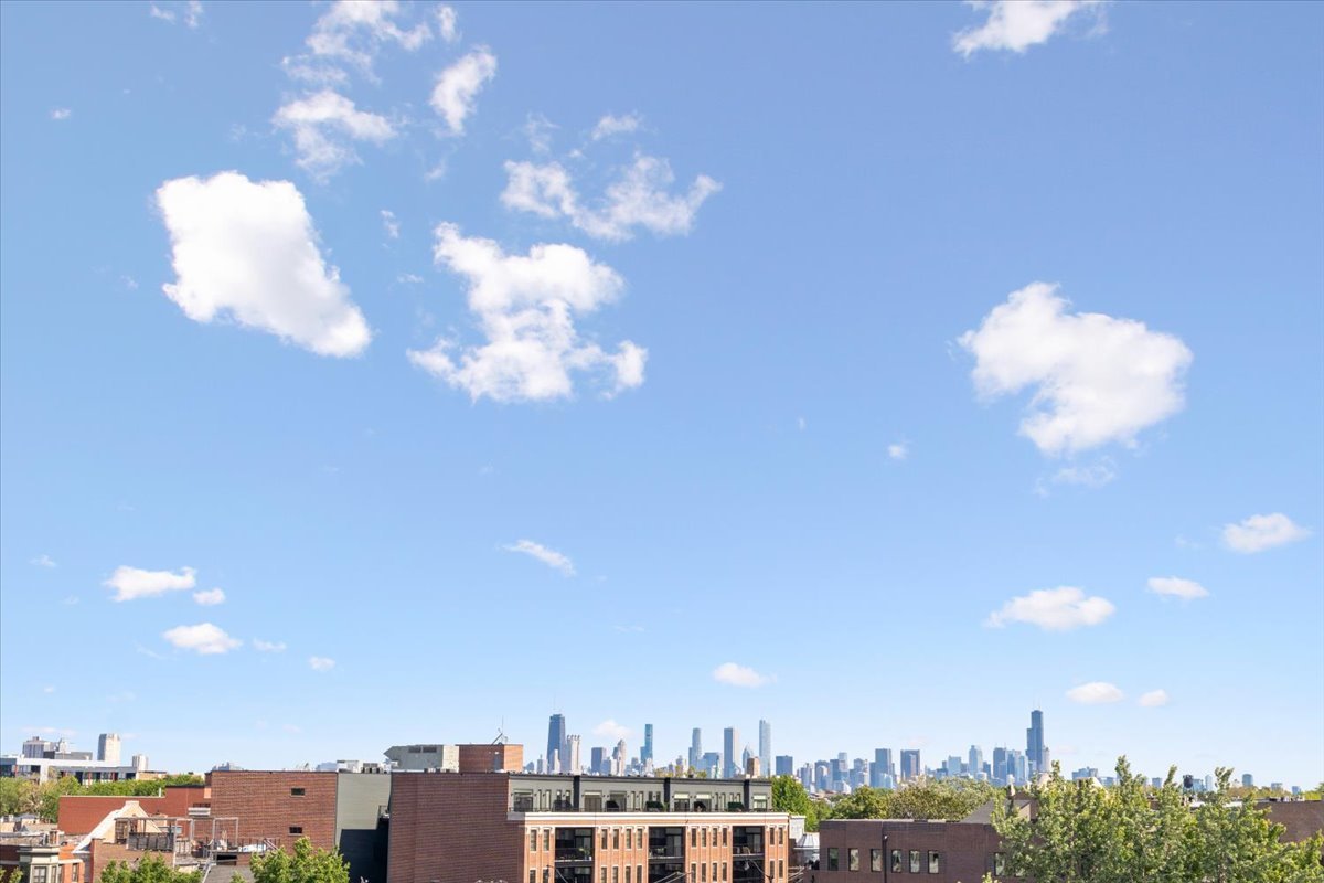 2024 W Irving Park Road Unit: 404