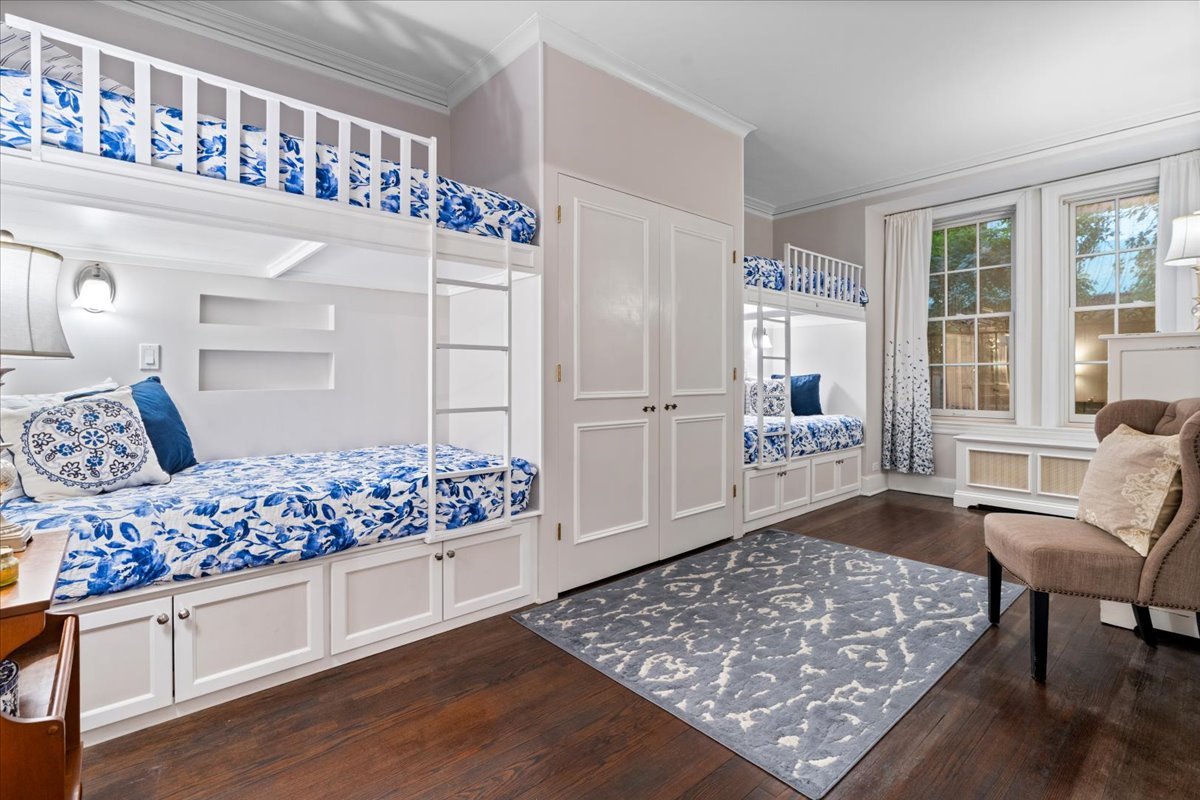 1320 N STATE Parkway Unit: 1A