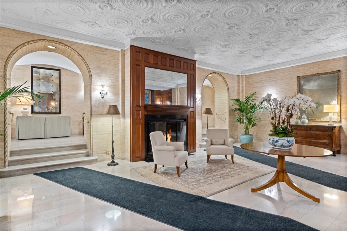 1320 N STATE Parkway Unit: 1A