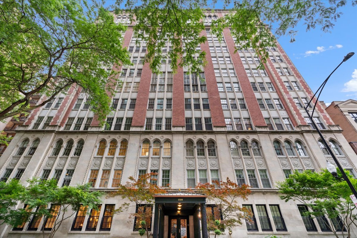 1320 N STATE Parkway Unit: 1A