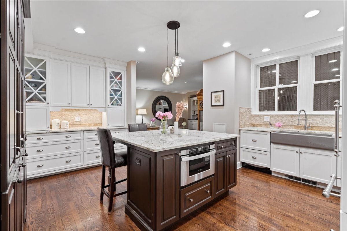 1320 N STATE Parkway Unit: 1A