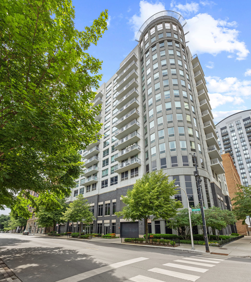 421 W HURON Street Unit: 908