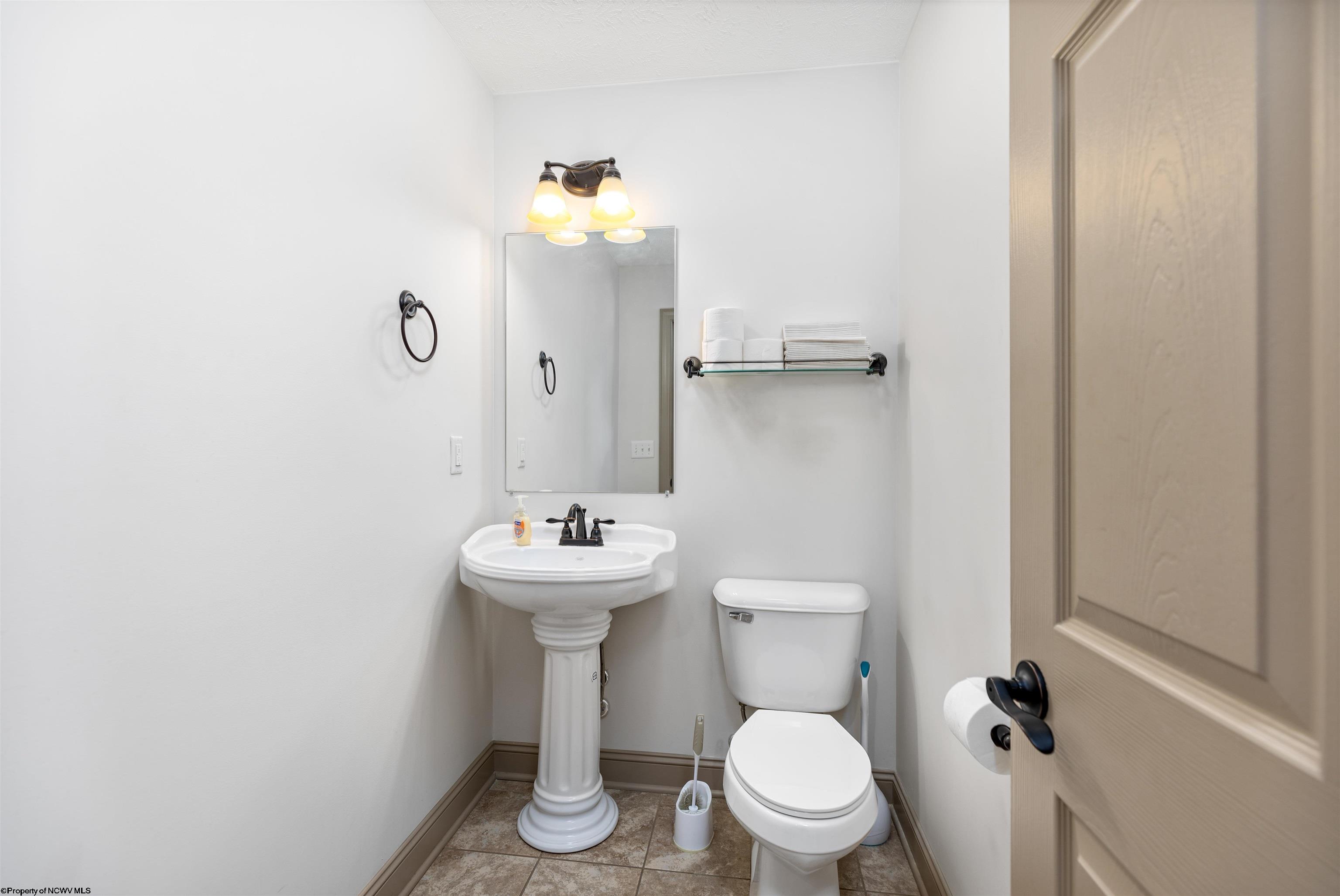 8000 Coombs Farm Drive