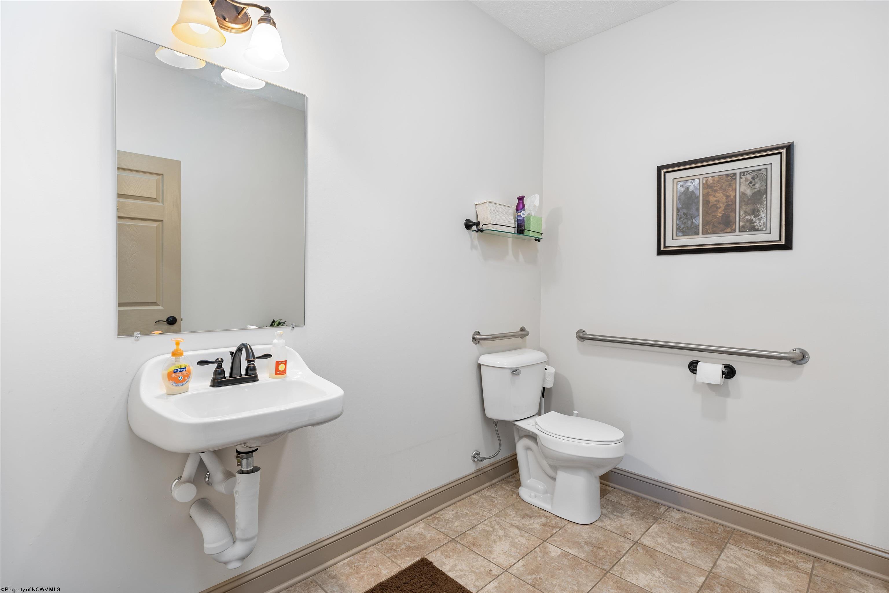 8000 Coombs Farm Drive