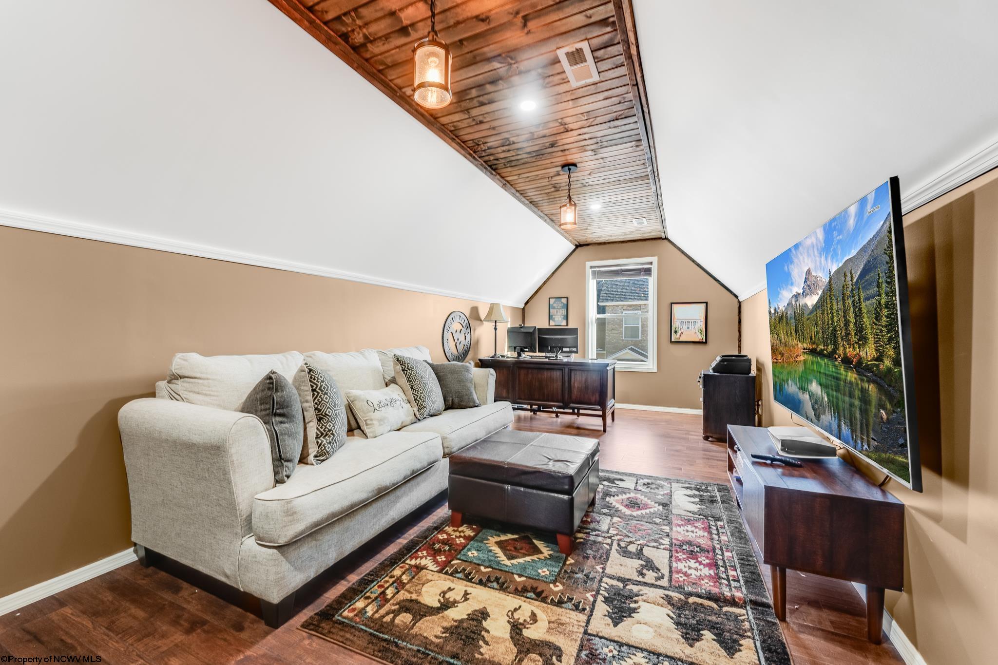 4004 Yellow Birch Lane