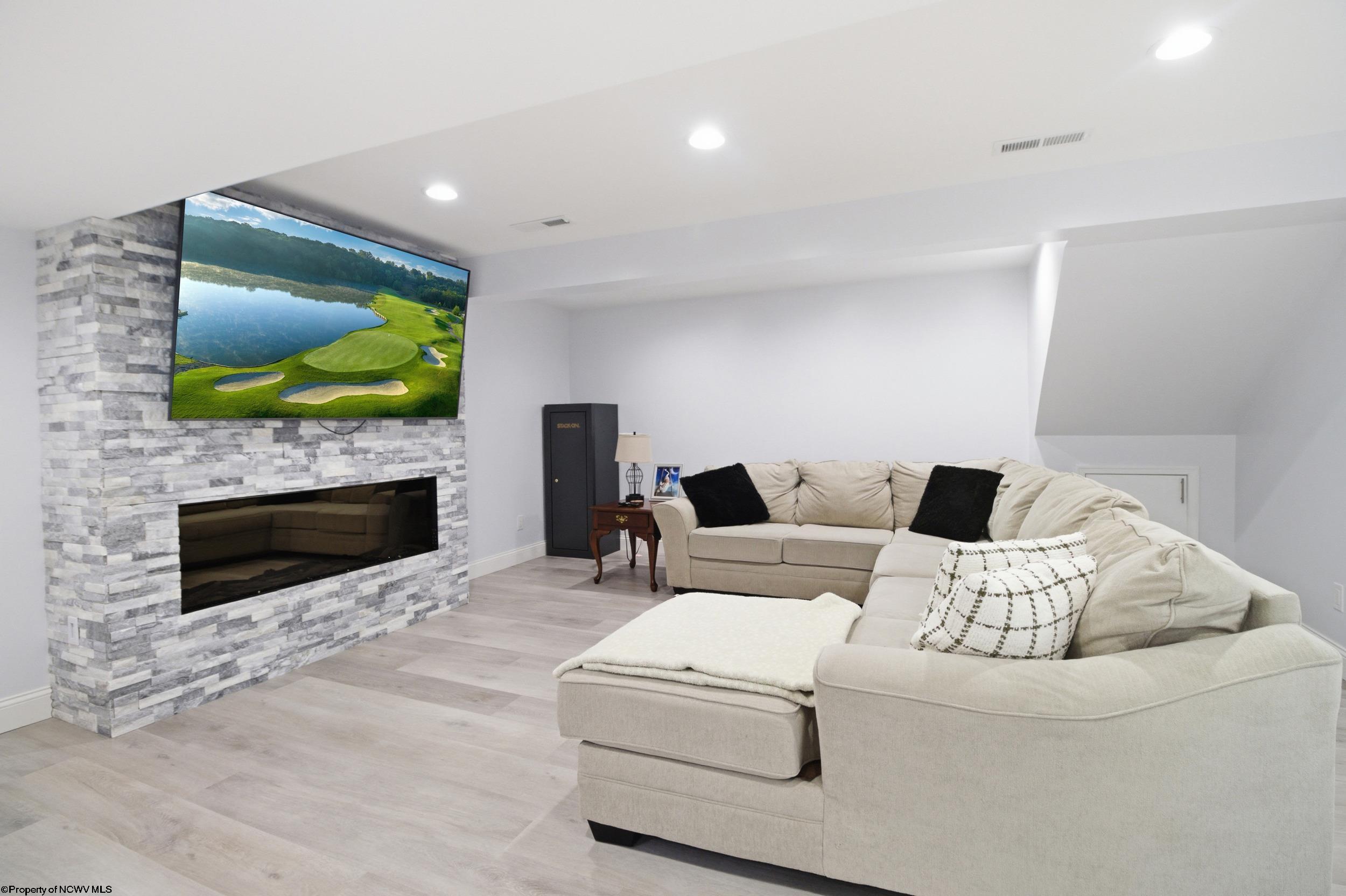 3125 N Greystone Drive