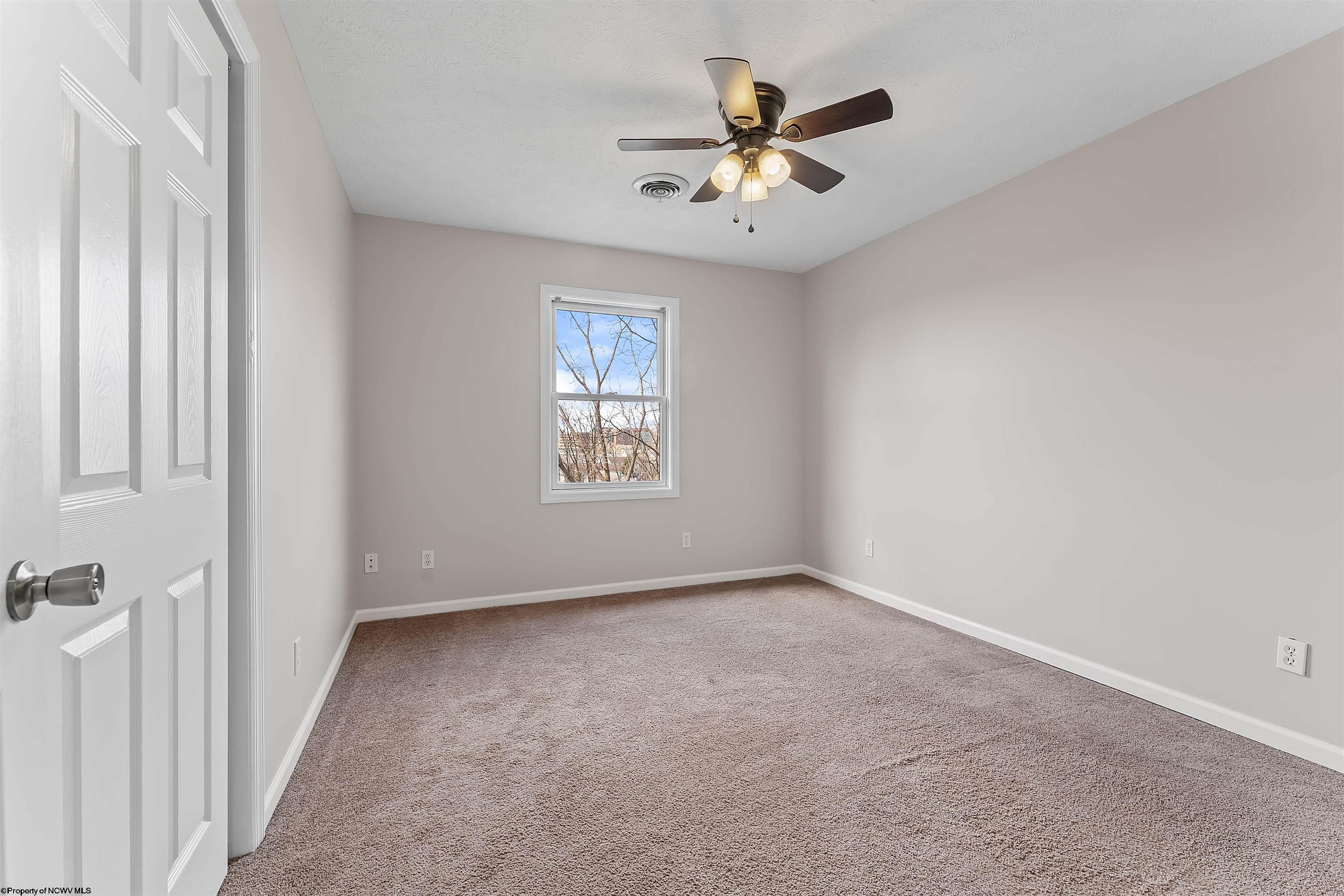 9 Sunridge Drive