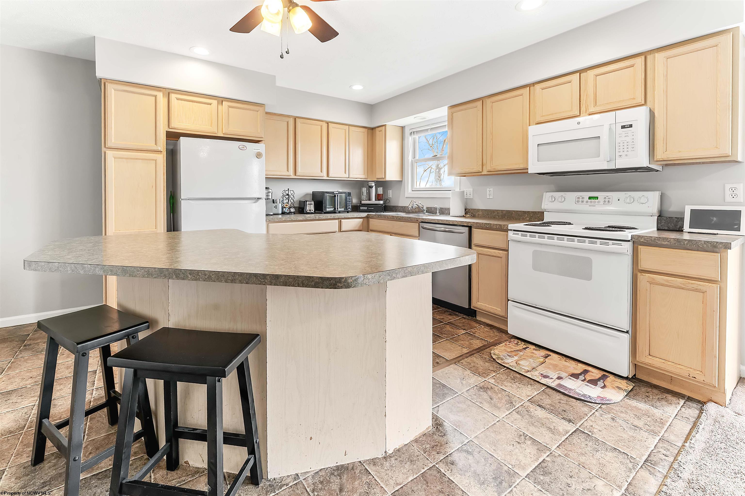 9 Sunridge Drive