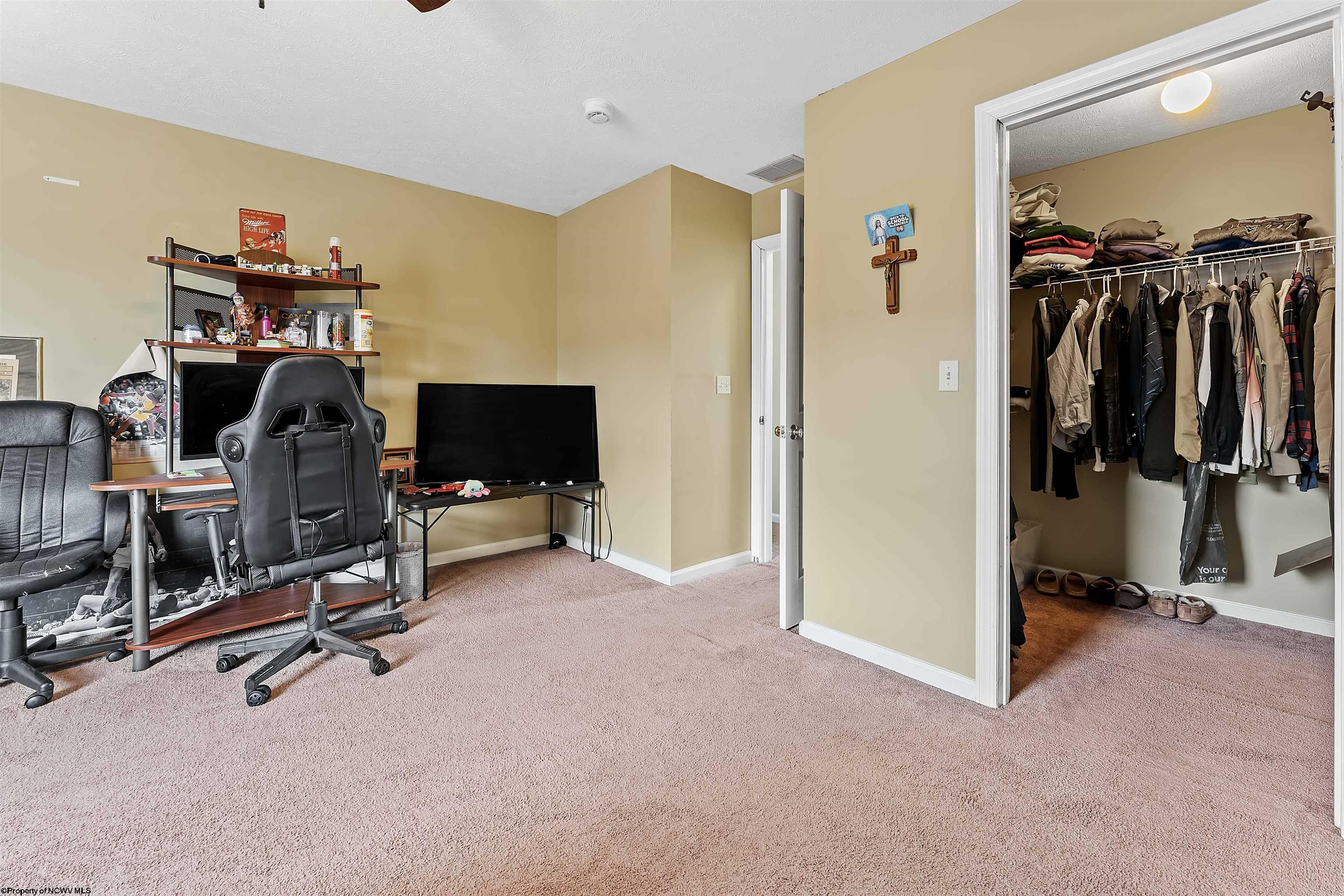 9 Sunridge Drive