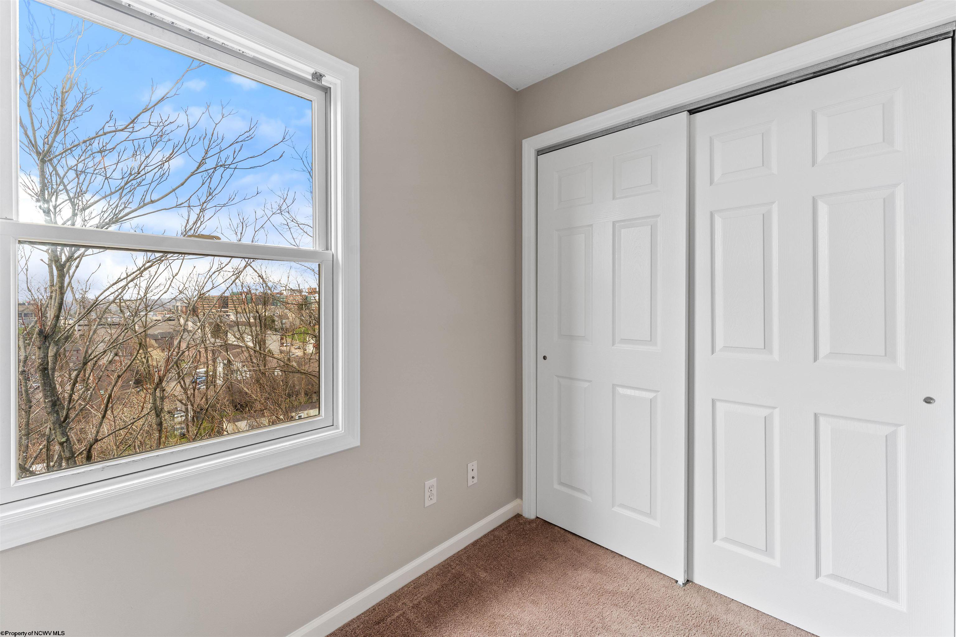 9 Sunridge Drive