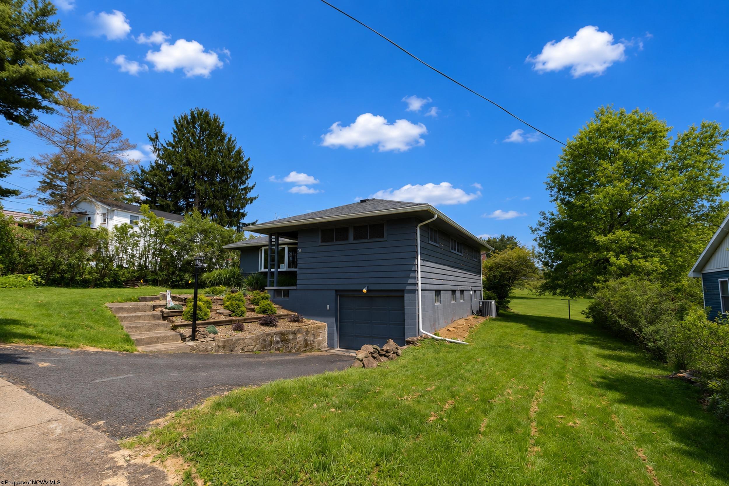 1217 Corvet Avenue