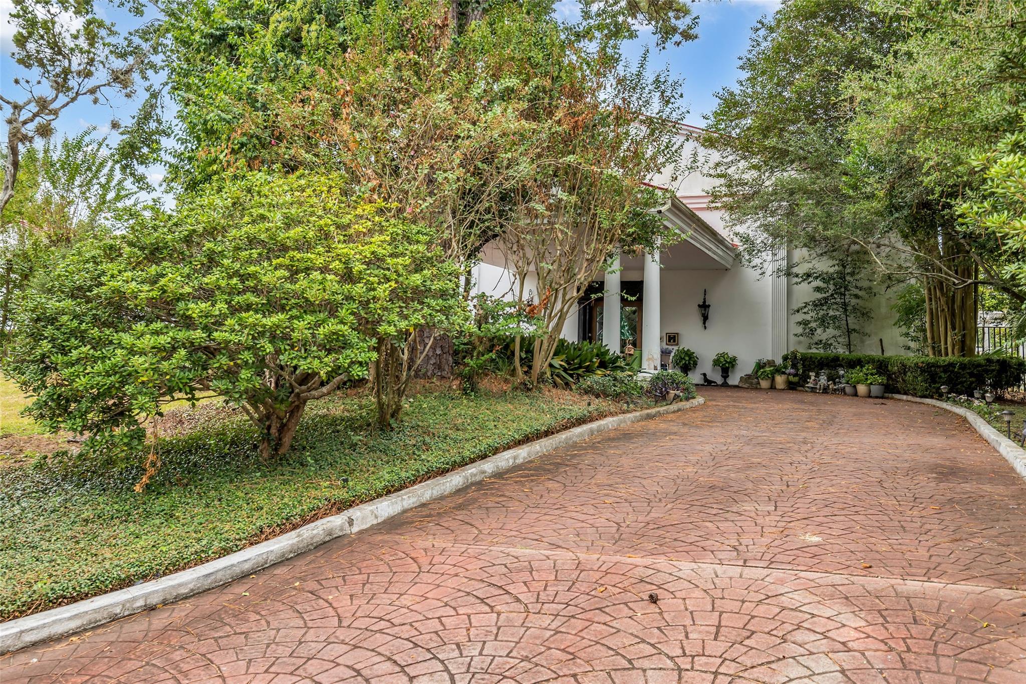 6 Farnham Park Drive