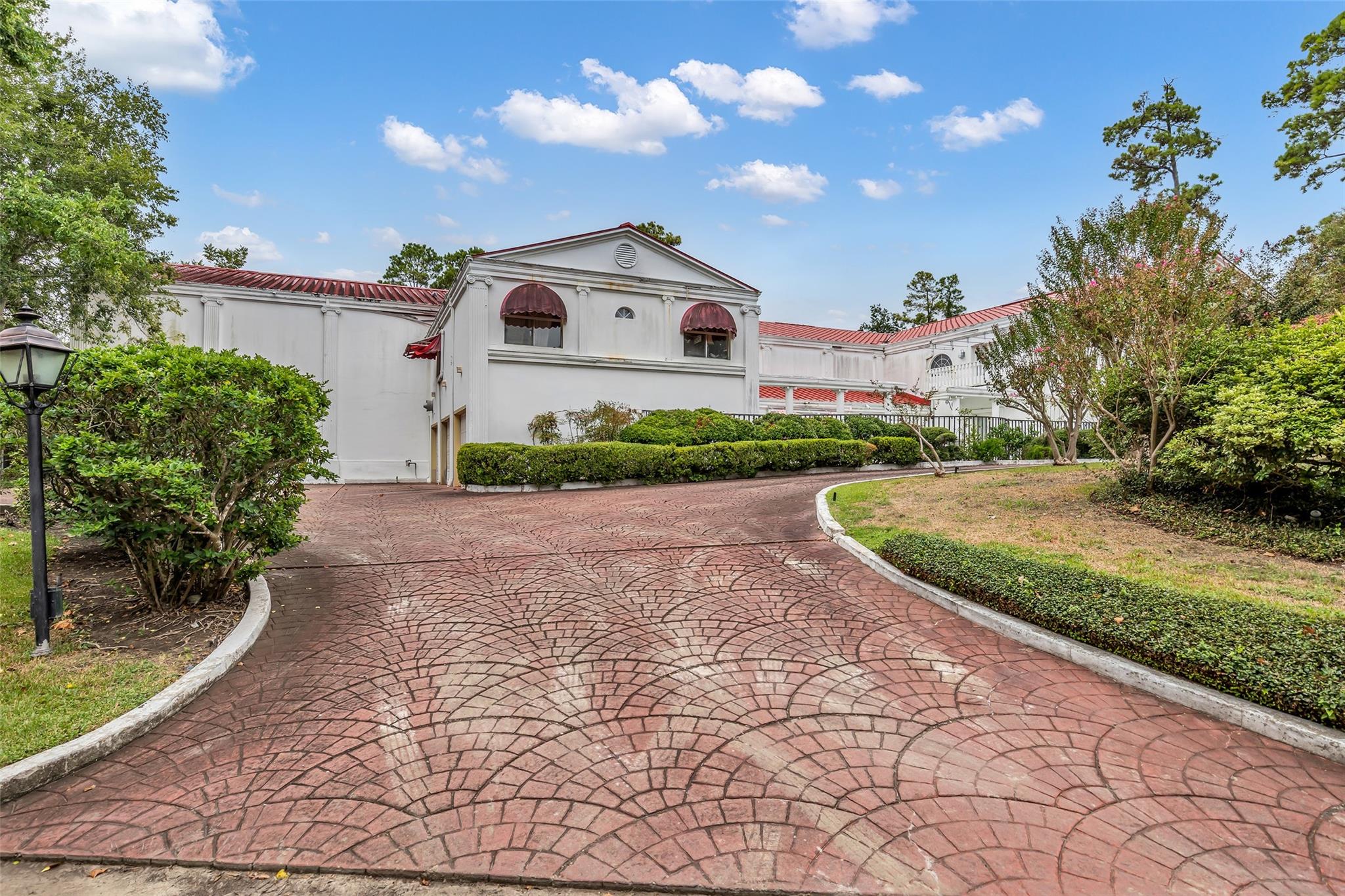 6 Farnham Park Drive