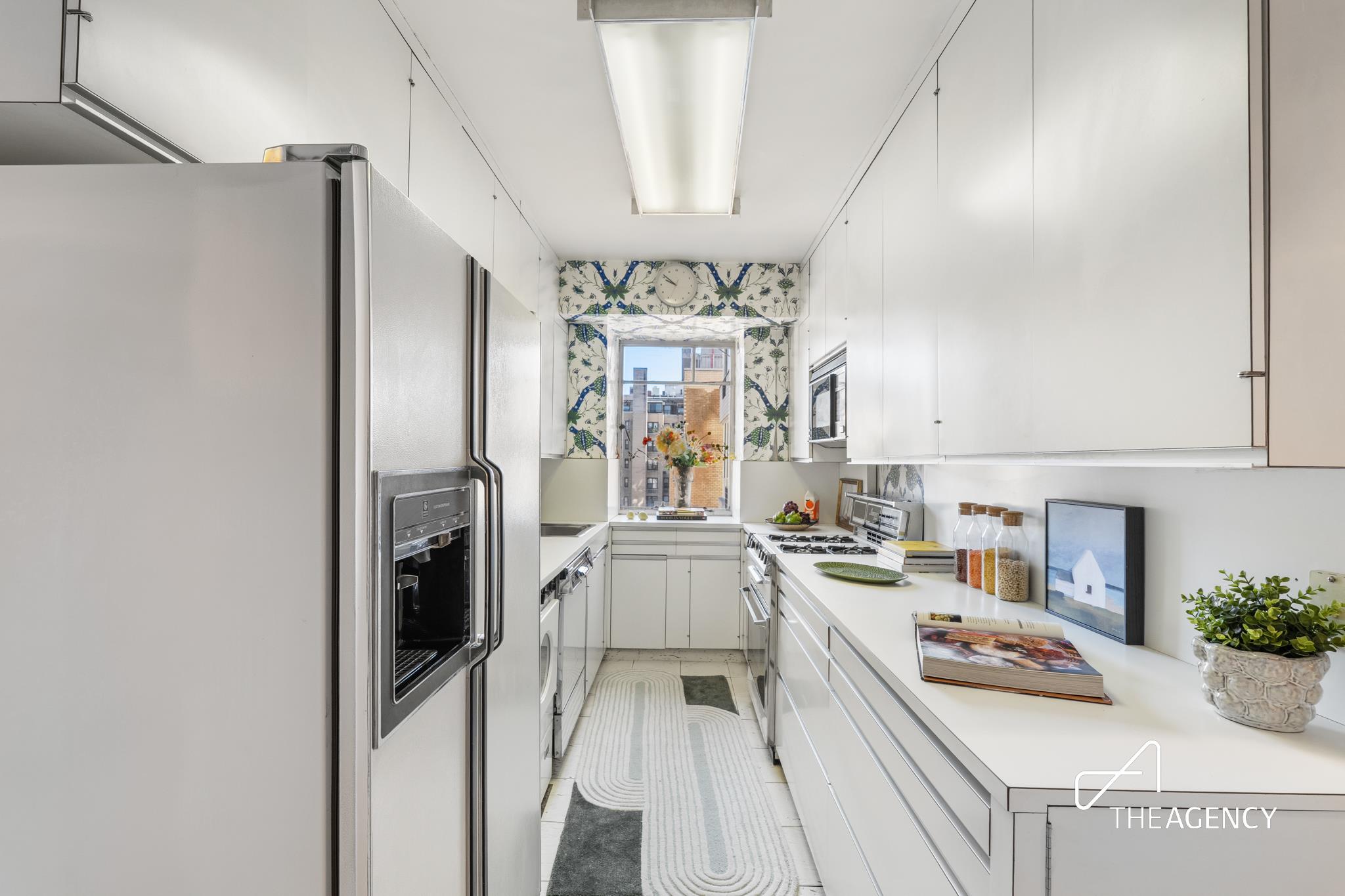 1050 5th Avenue 17D