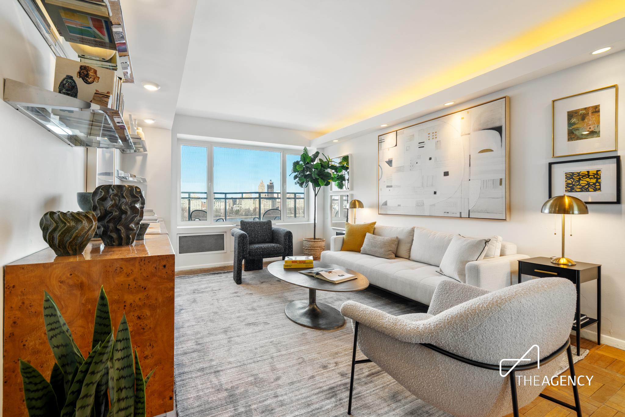 1050 5th Avenue 17D