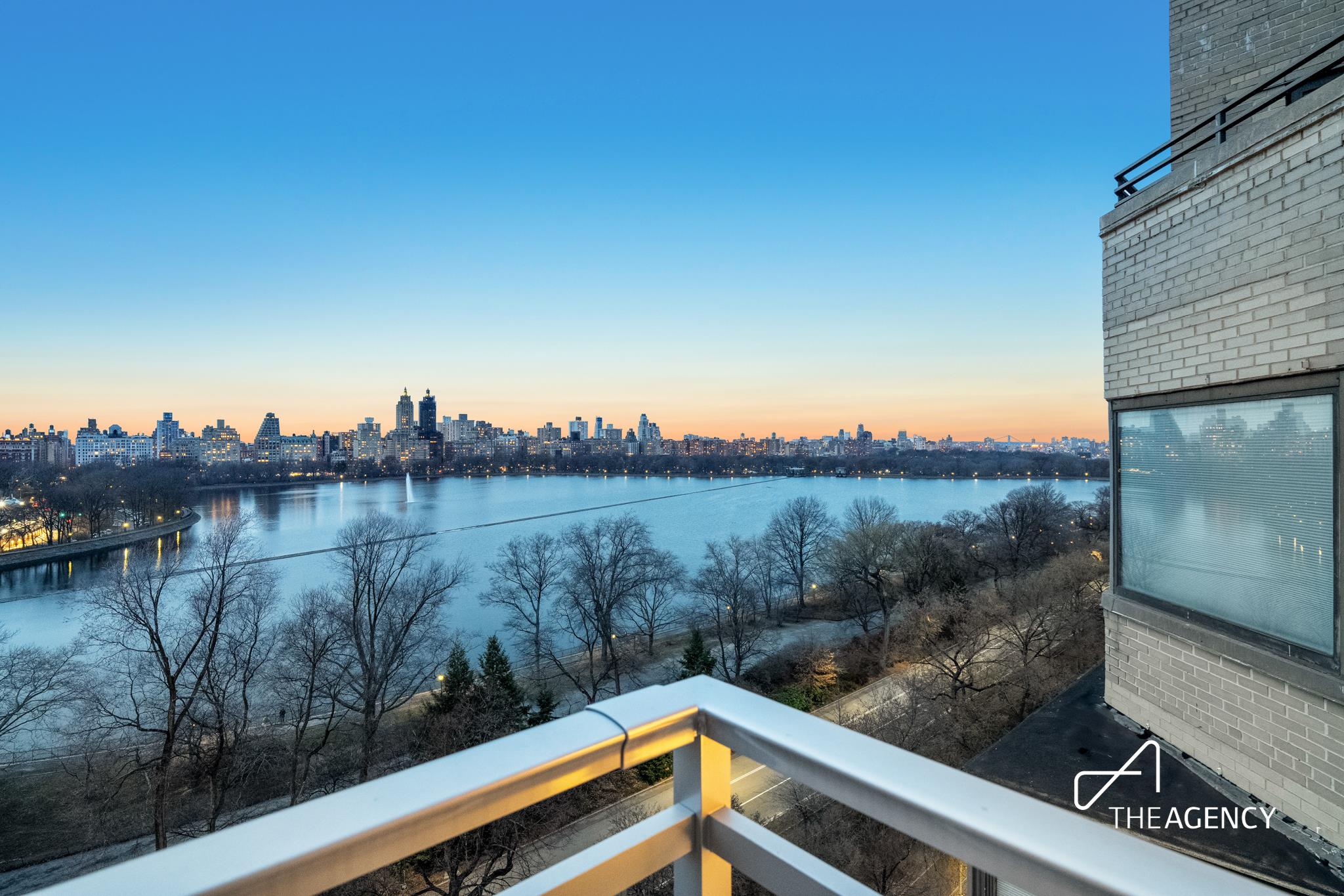 1050 5th Avenue 17D