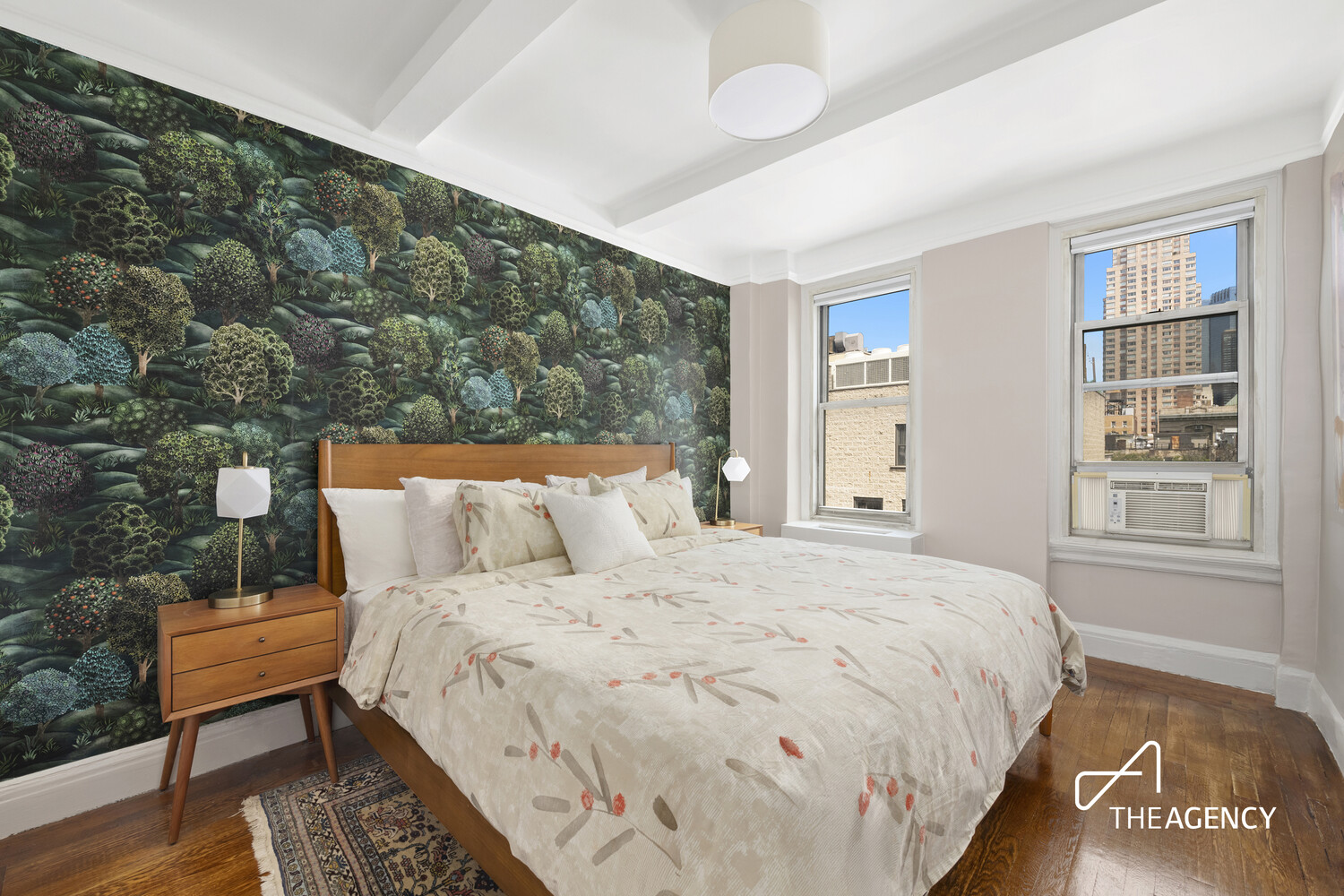 325 W 45TH Street 819