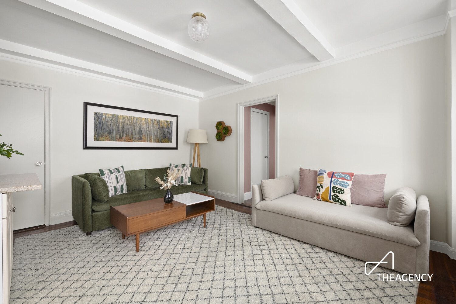 325 W 45TH Street 819