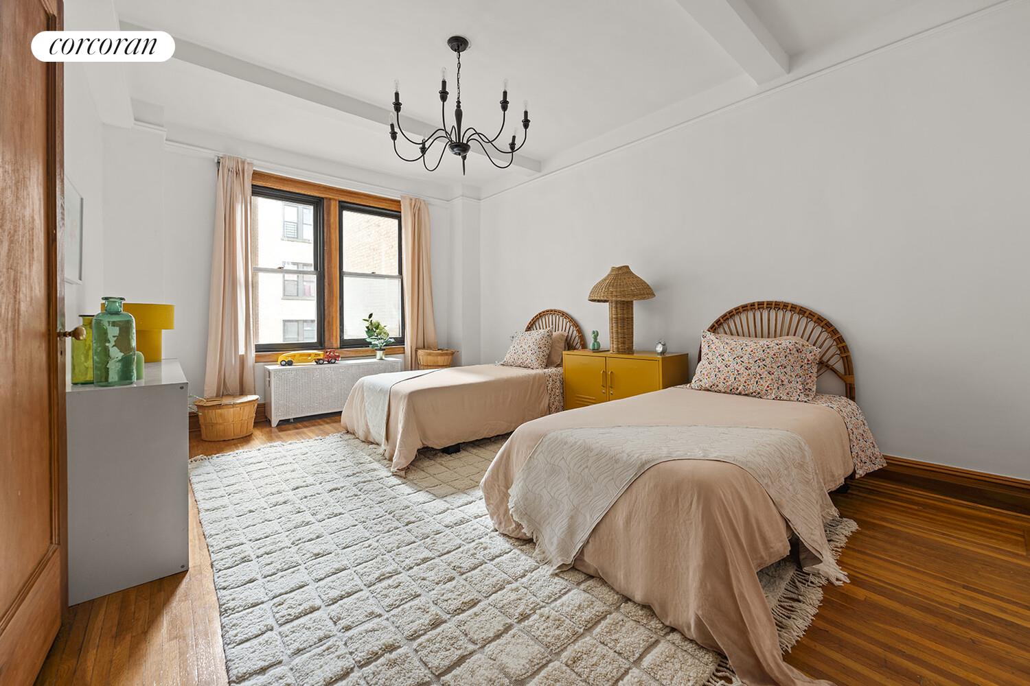 135 Eastern Parkway 4C1