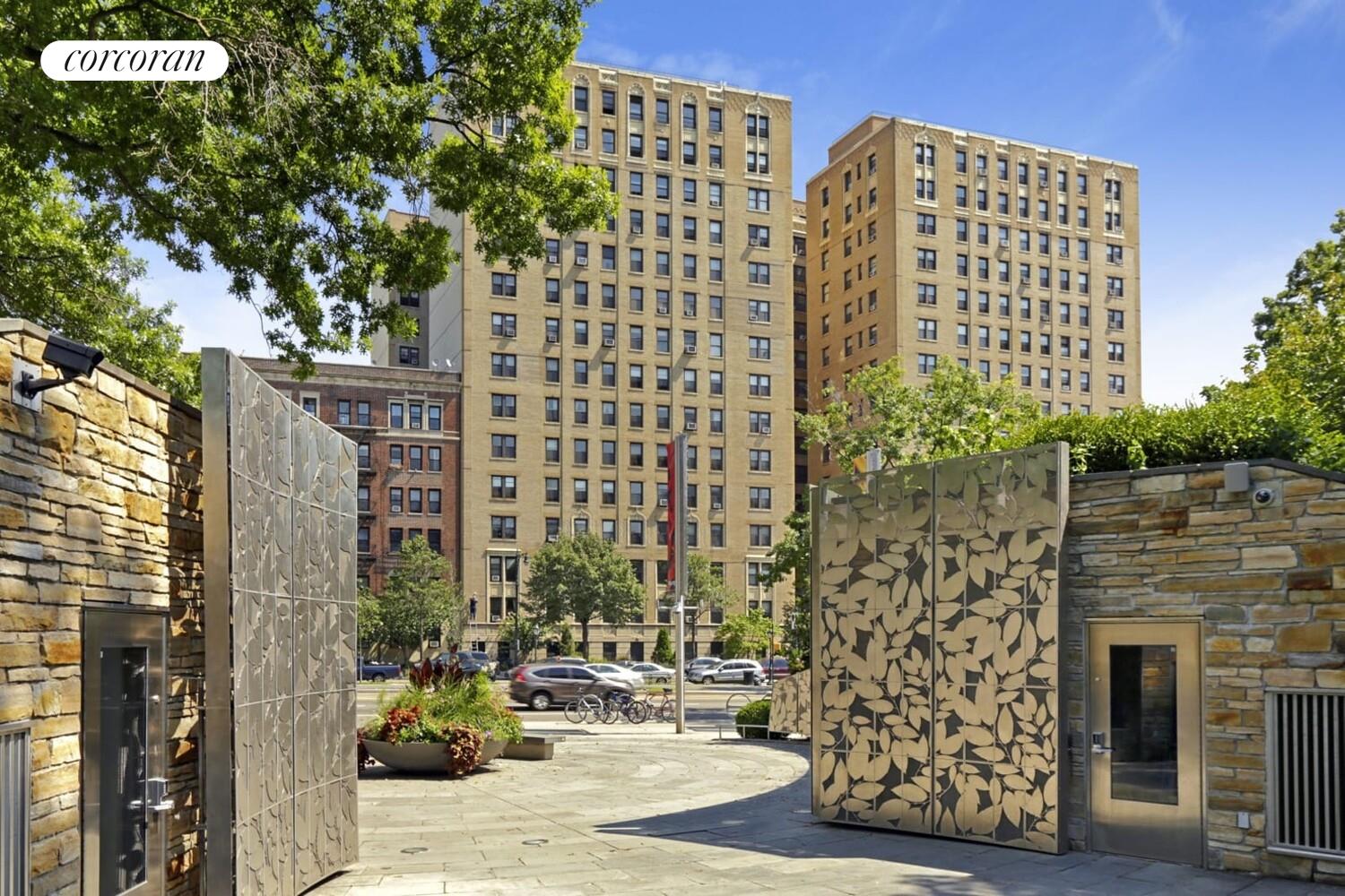 135 Eastern Parkway 4C1