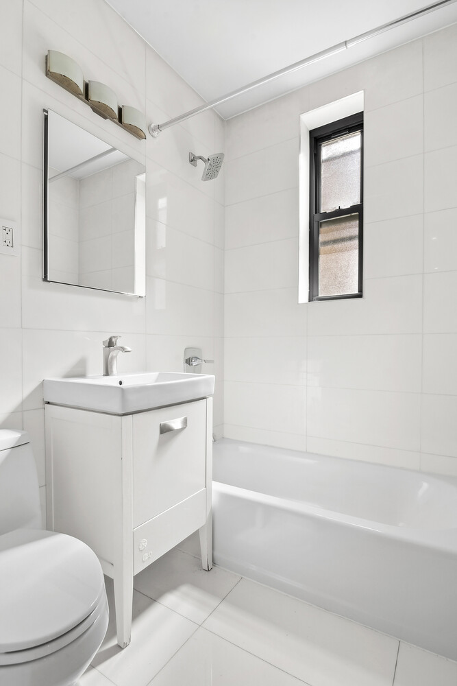 72 ORANGE Street 2D
