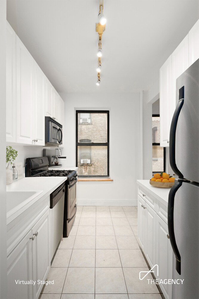 418 ST JOHNS Place 2F