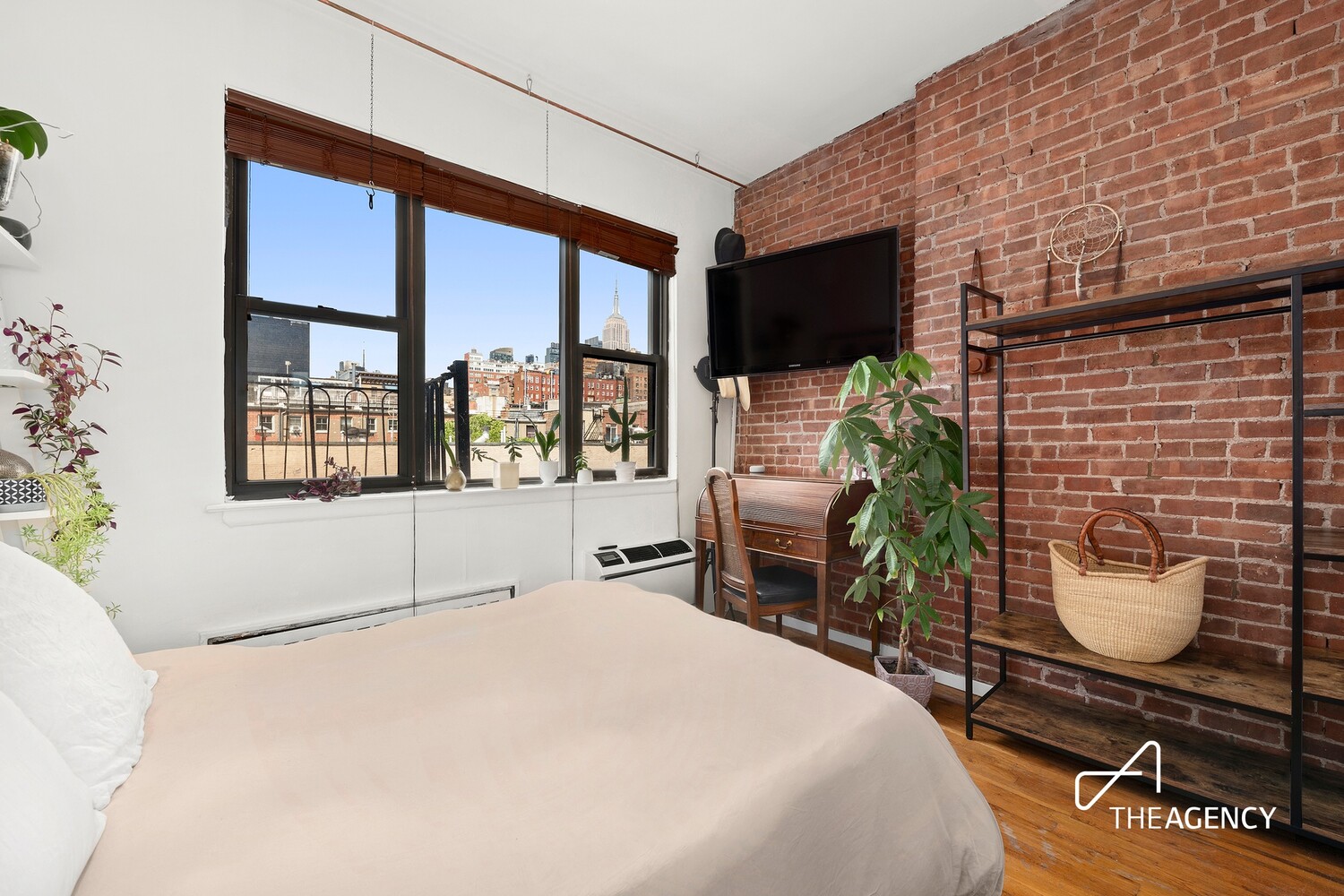 252 W 20TH Street 4B