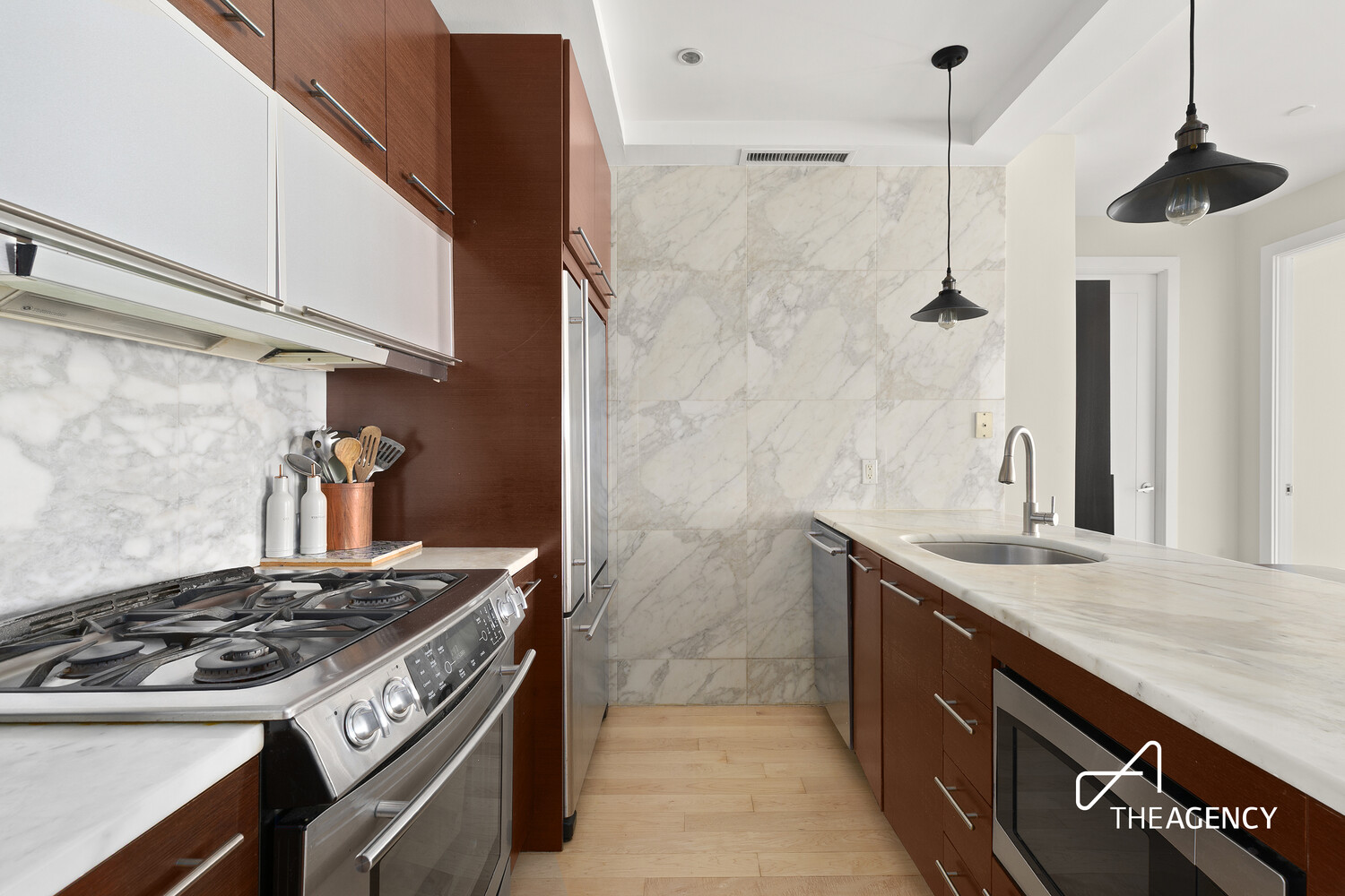 200 16TH Street 2I