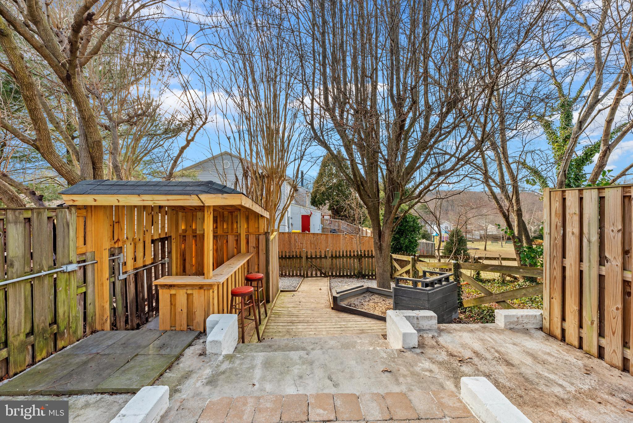 1592 LODGE POLE CT