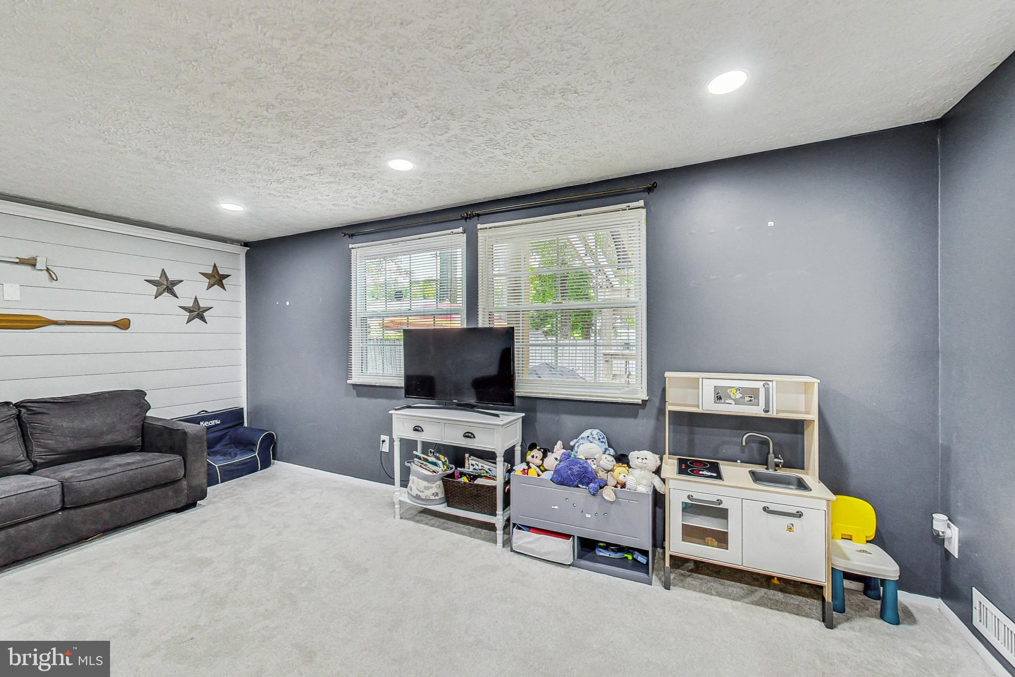 1417 BOULDER CT