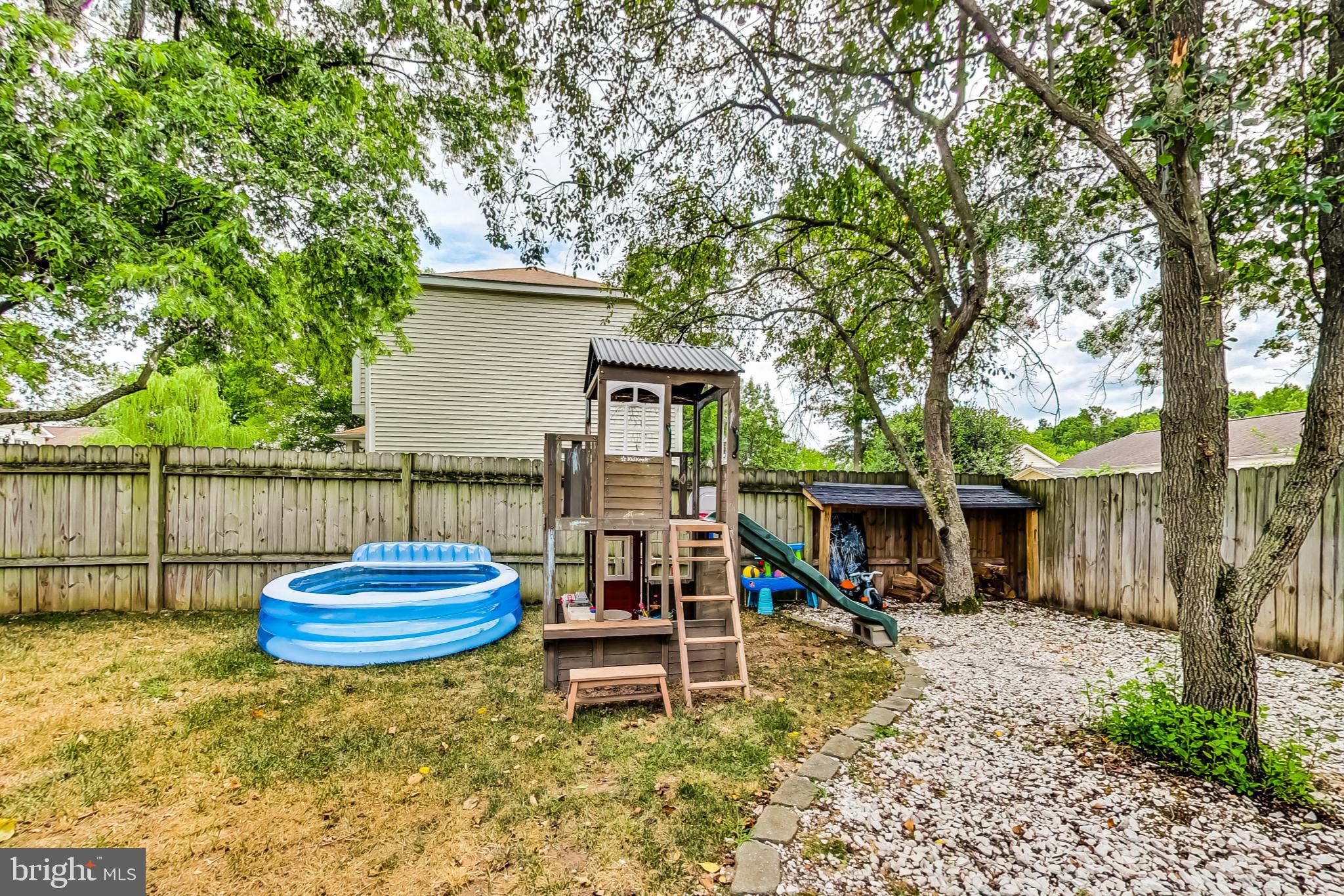 1417 BOULDER CT