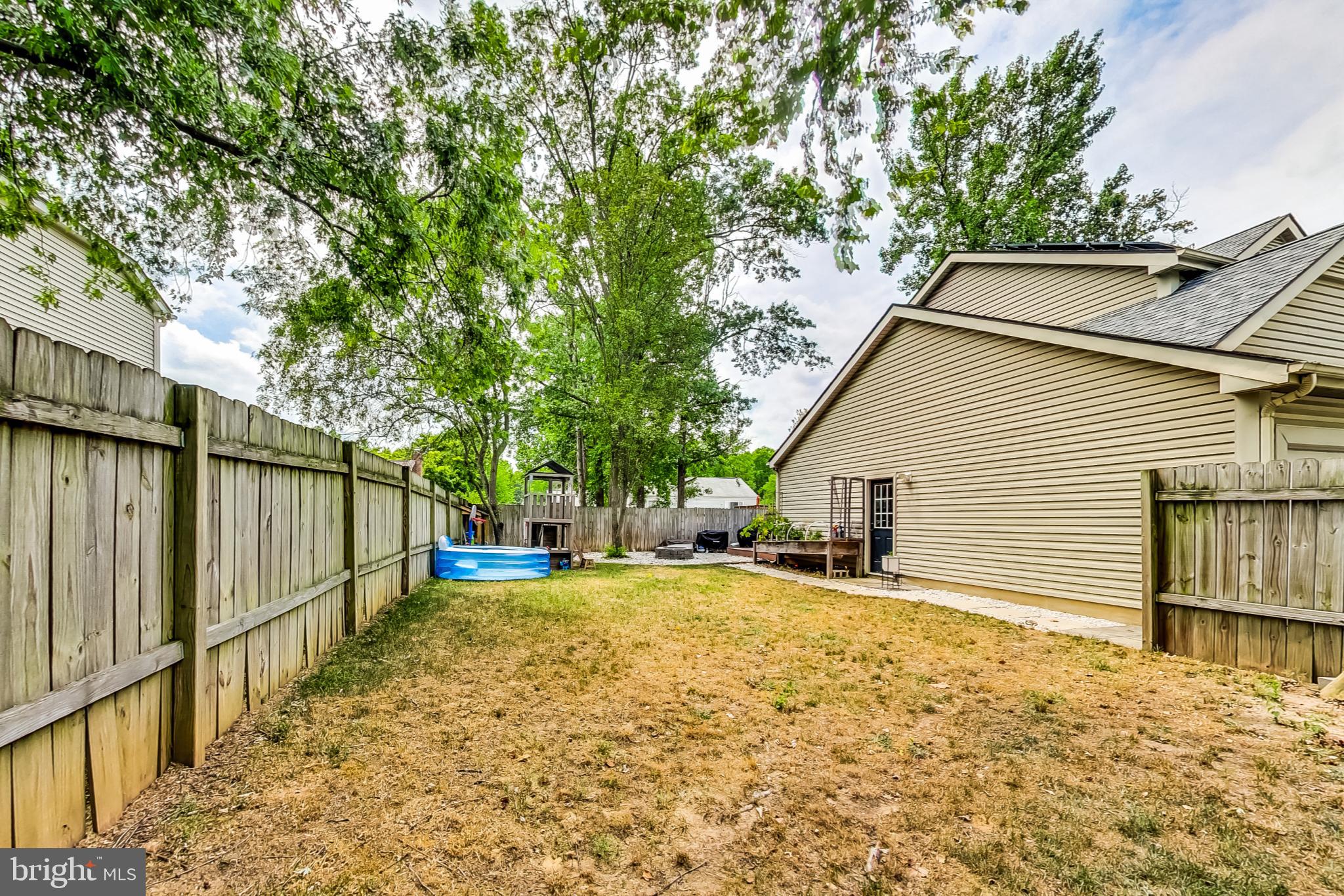 1417 BOULDER CT
