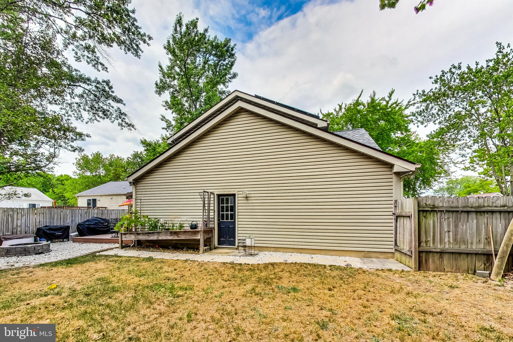 1417 BOULDER CT