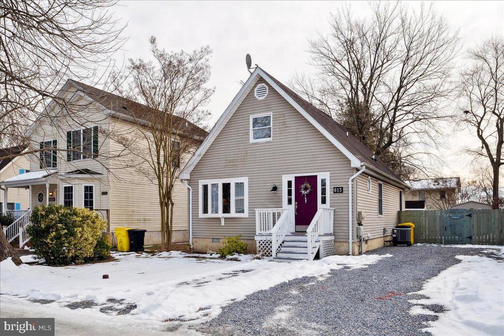 613 Mann Rd
