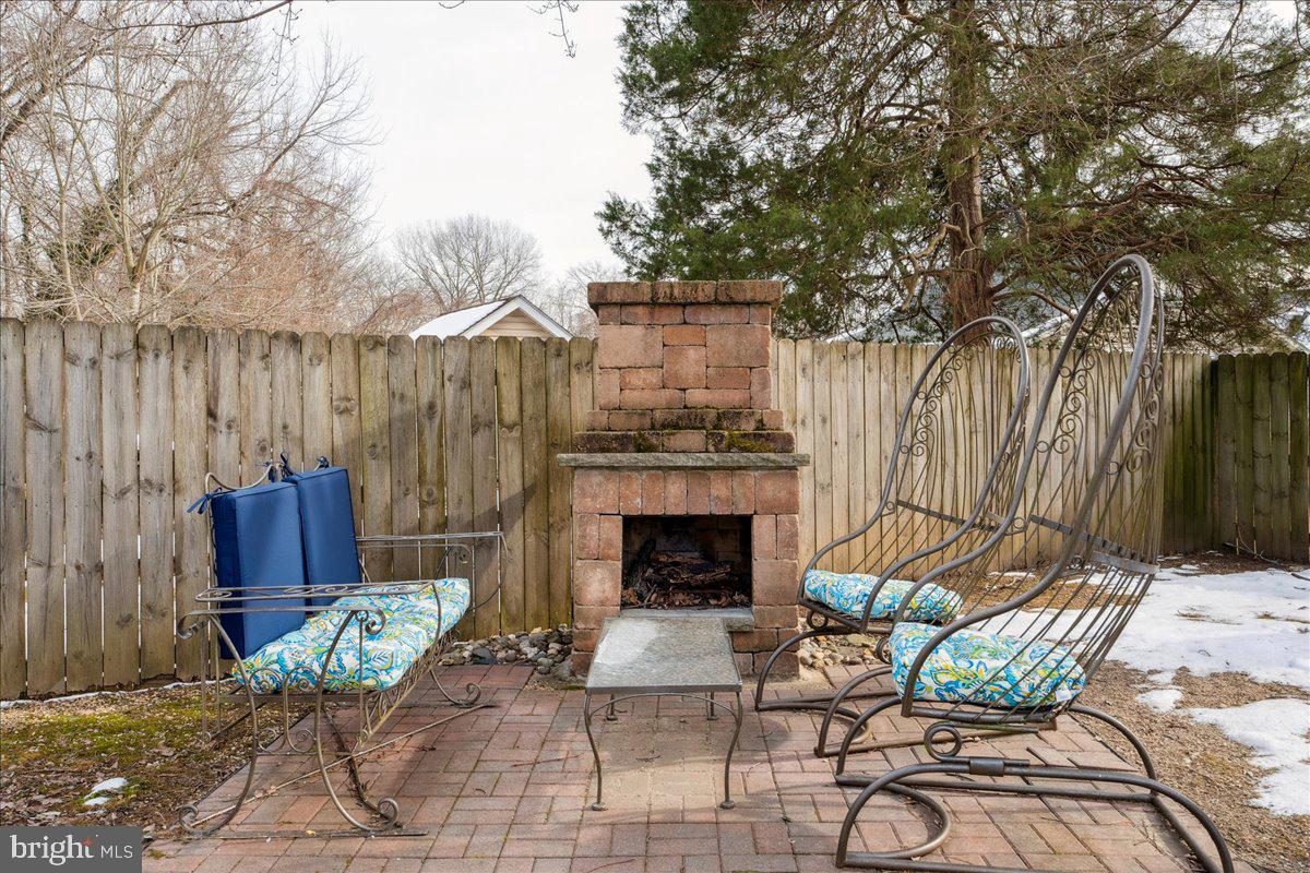 613 Mann Rd